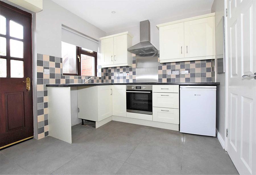 8 Plantation Road