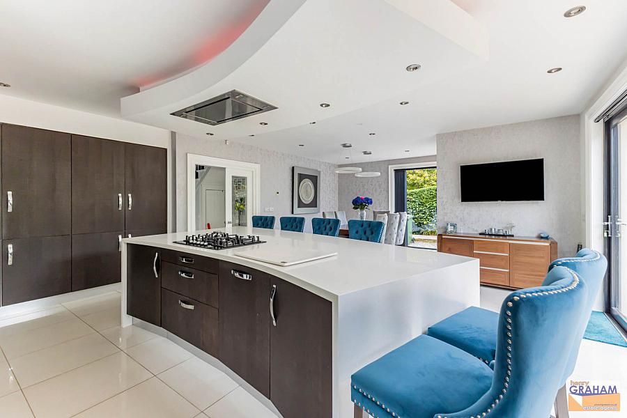 7 Bellevue Drive
