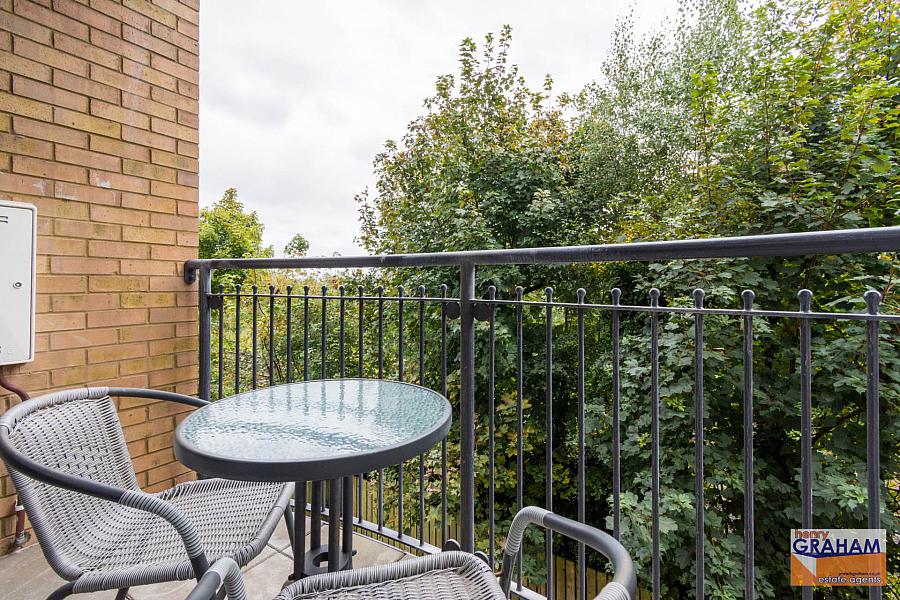 Apt 84 The Rose Garden