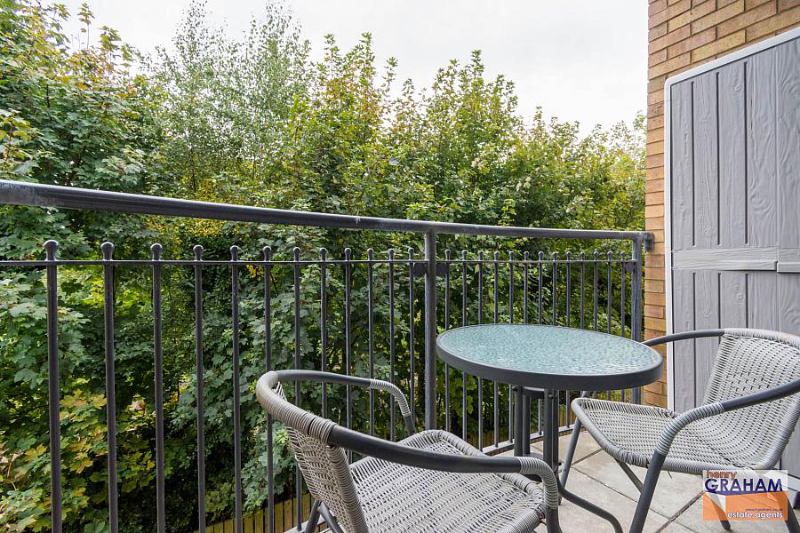 Apt 84 The Rose Garden