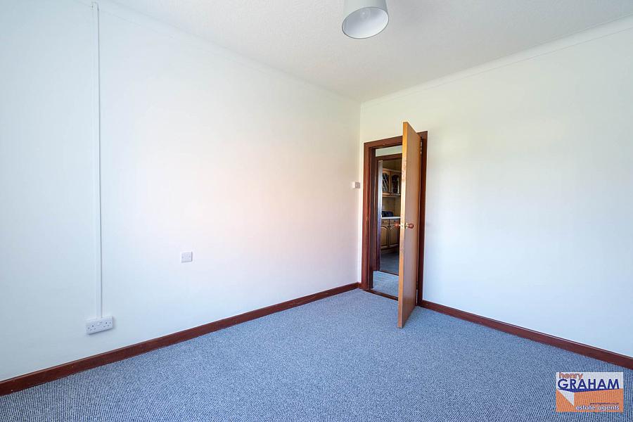 94 Warren Gardens
