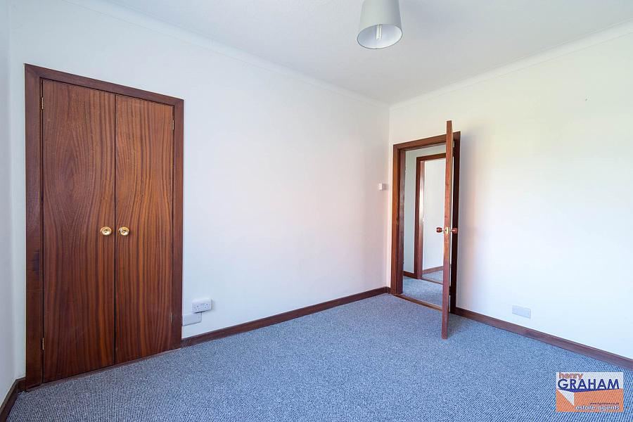 94 Warren Gardens