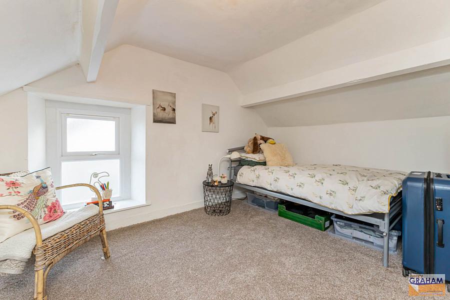 26 Bailliesmills Road