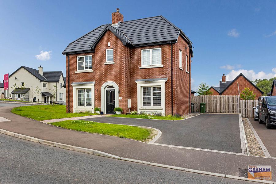 38 Fairfields Glen