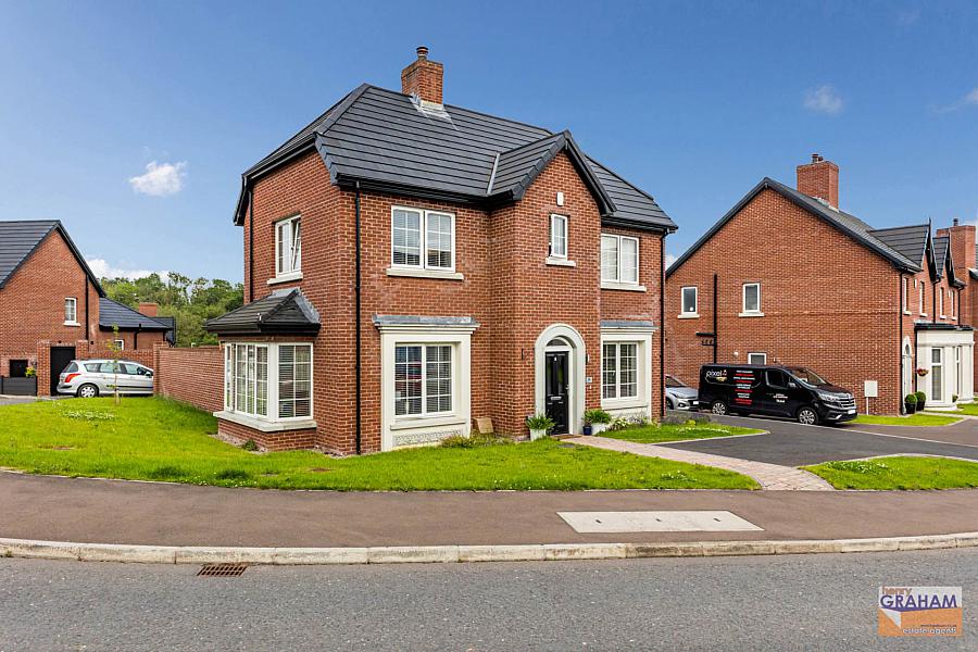 38 Fairfields Glen
