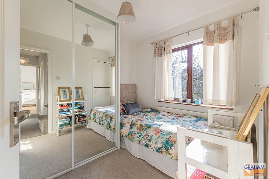 5 Rosevale Park