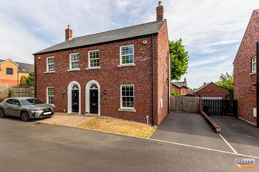 8 Leathems Way, lisburn, BT28 3AY