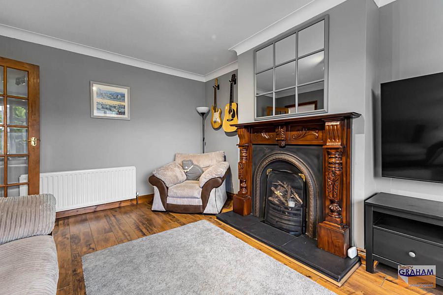 15 Thistlemount Park