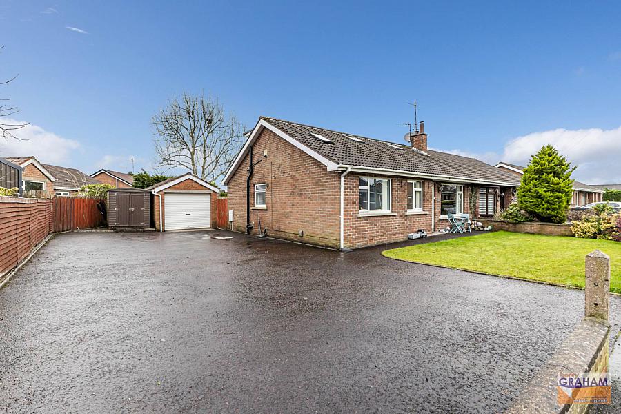 15 Thistlemount Park