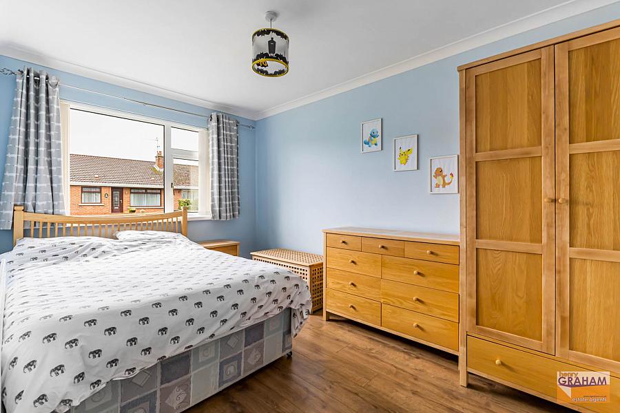 15 Thistlemount Park