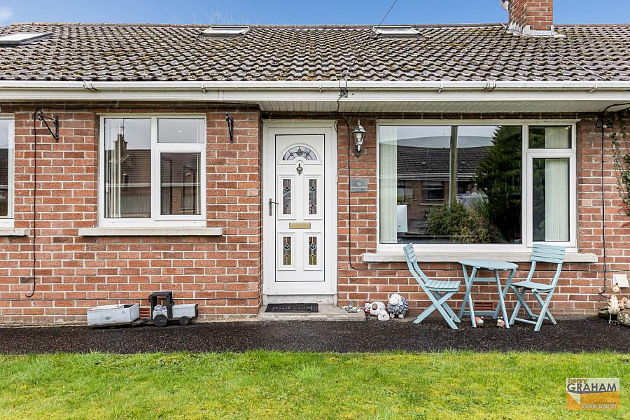 15 Thistlemount Park