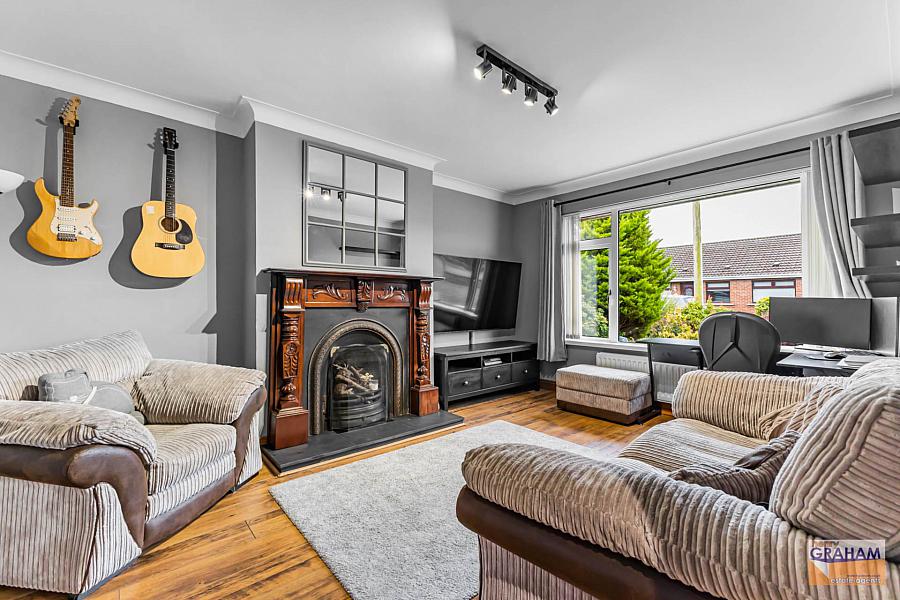 15 Thistlemount Park