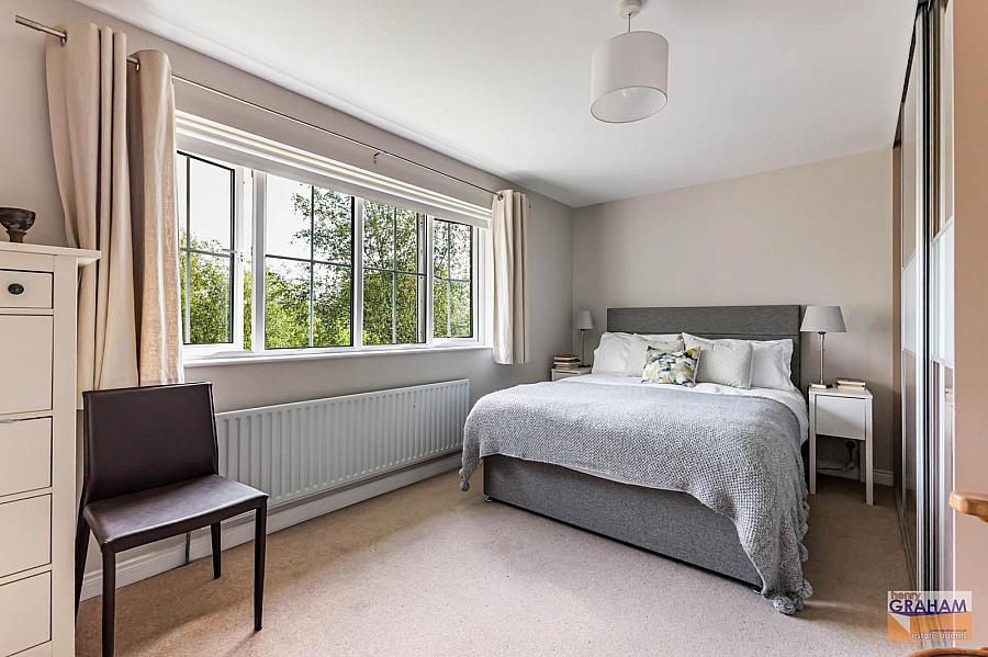 16 Thornhill Gardens