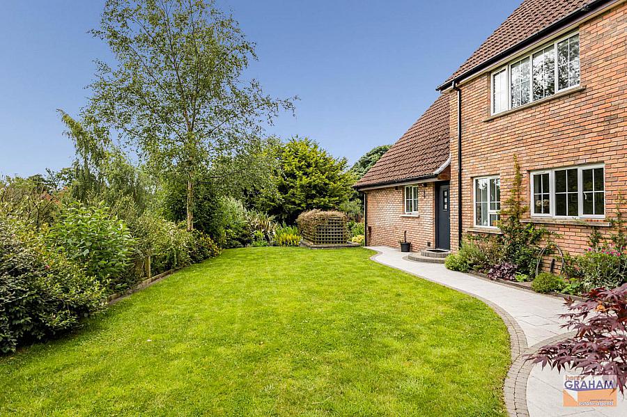 16 Thornhill Gardens