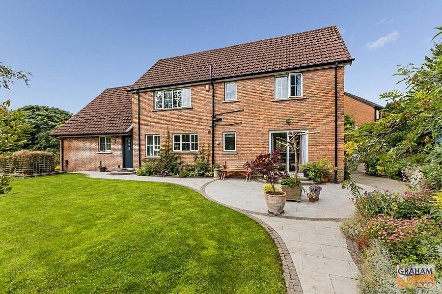 16 Thornhill Gardens