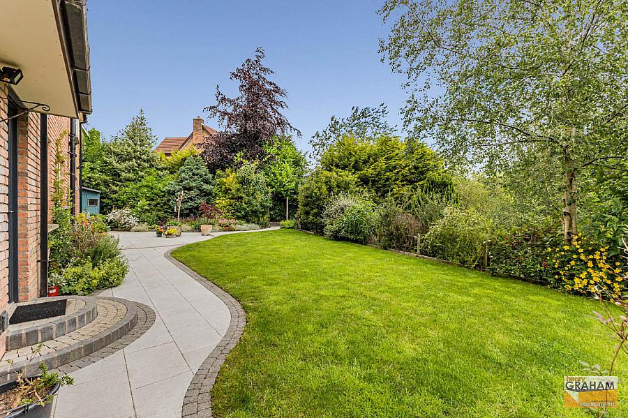 16 Thornhill Gardens