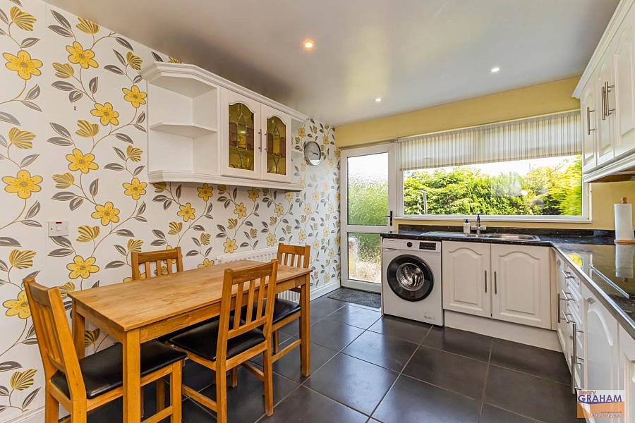 15 Derryvolgie Park