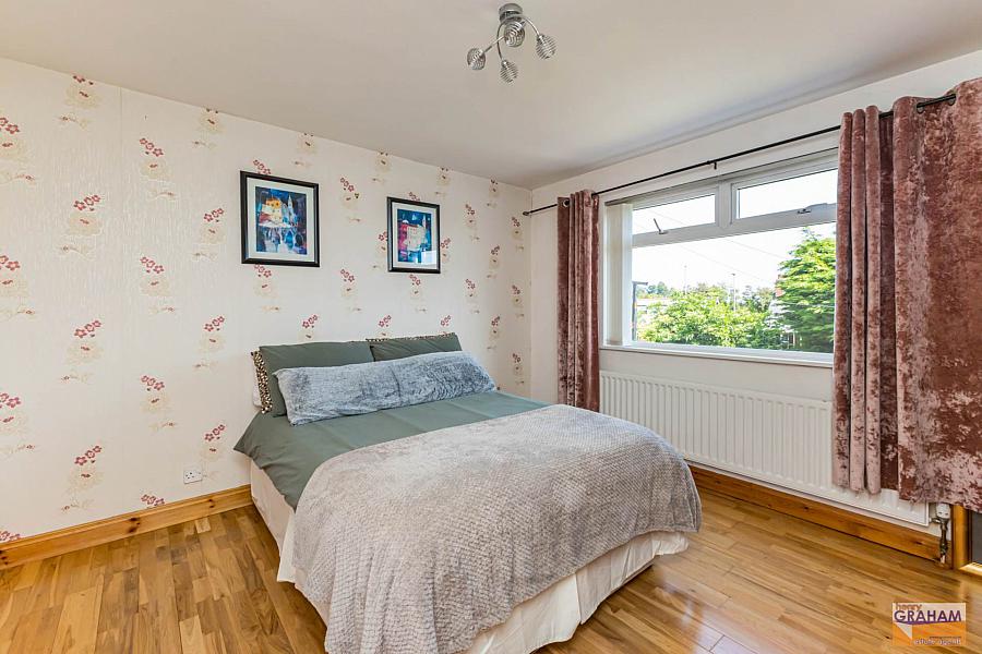 15 Derryvolgie Park
