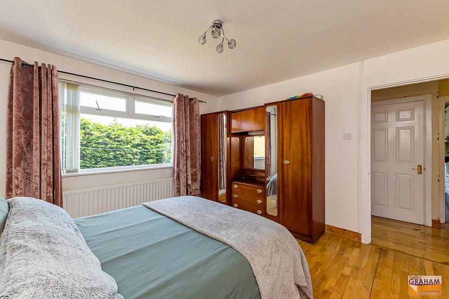 15 Derryvolgie Park