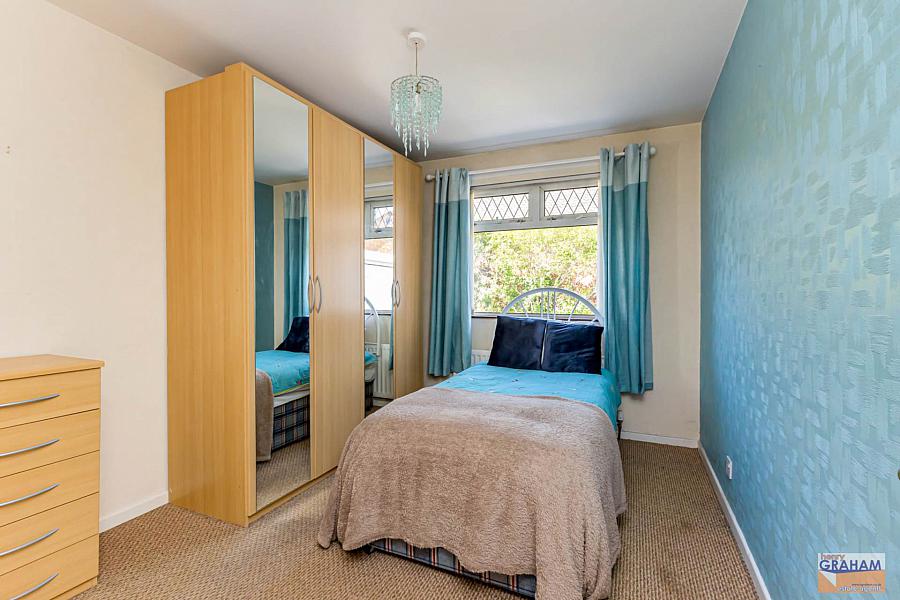 15 Derryvolgie Park