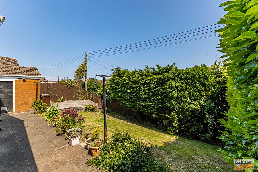 15 Derryvolgie Park