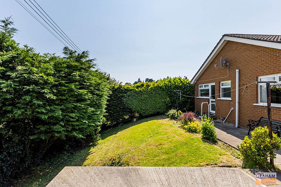 15 Derryvolgie Park