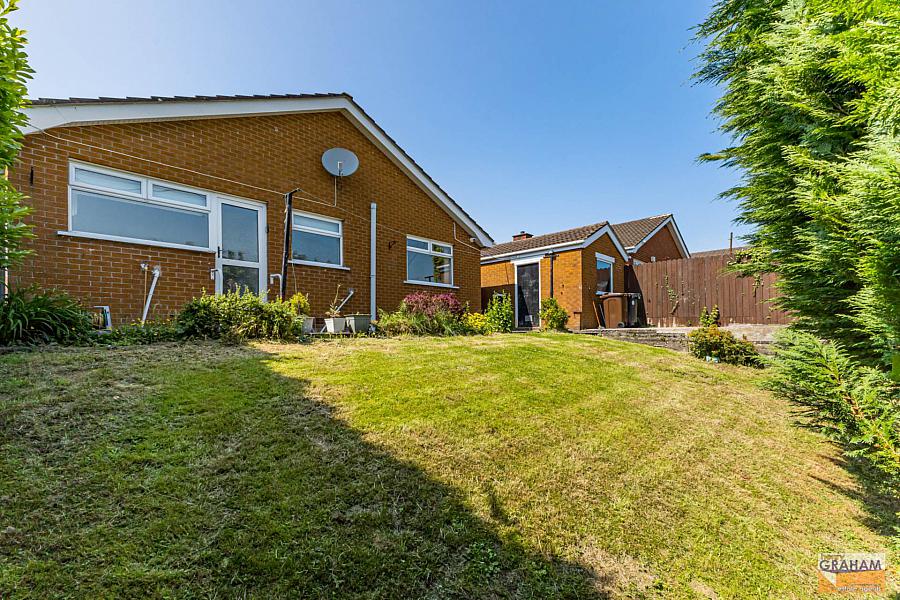15 Derryvolgie Park