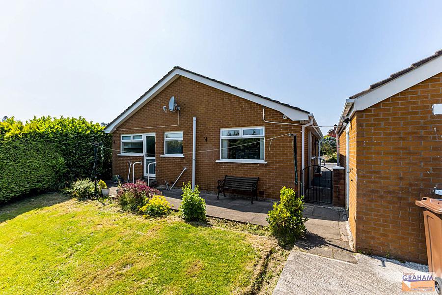 15 Derryvolgie Park