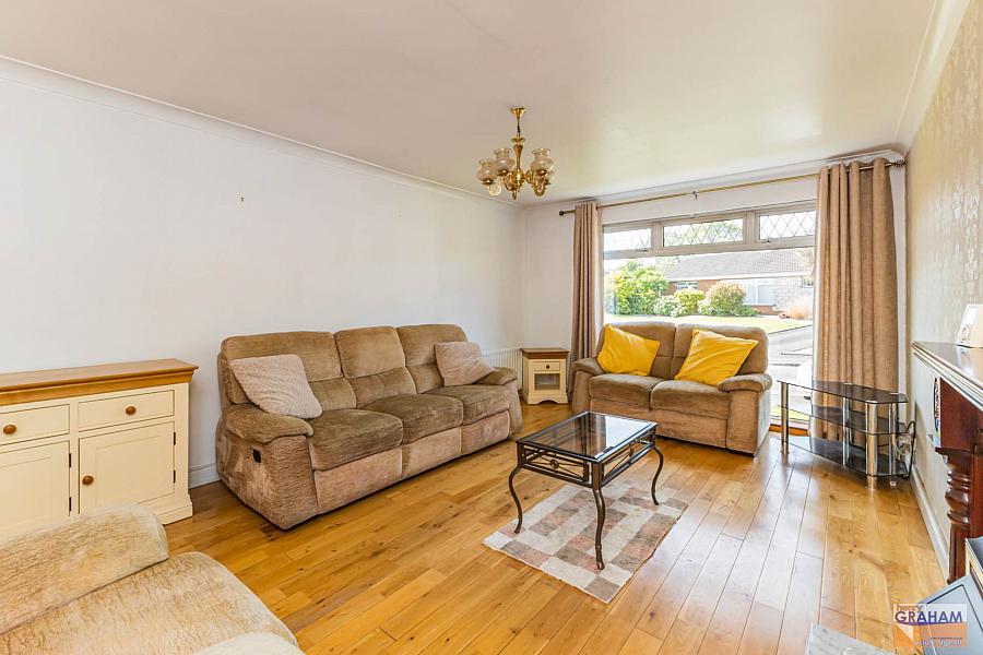 15 Derryvolgie Park