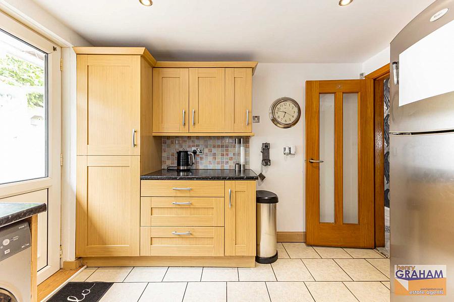 14 Moss Road