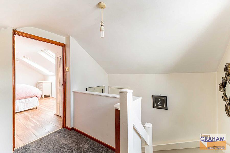 14 Moss Road
