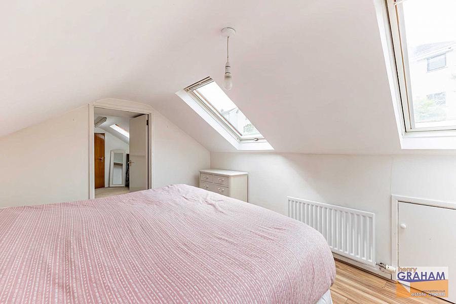 14 Moss Road