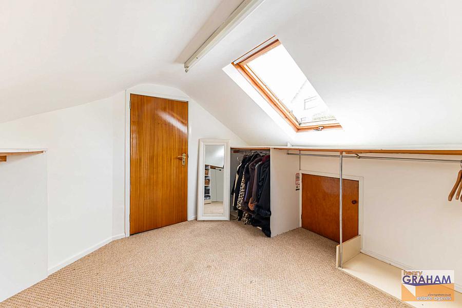 14 Moss Road