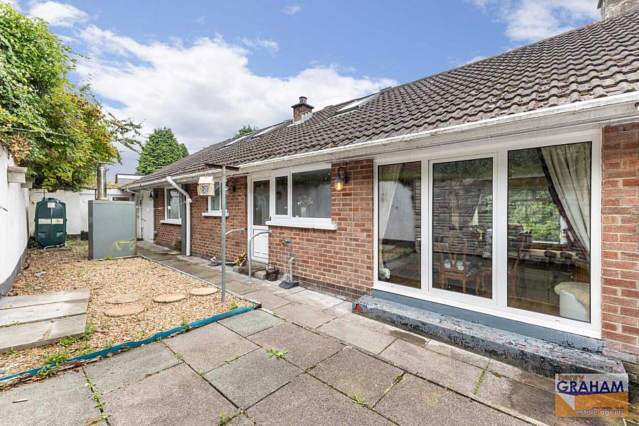 14 Moss Road