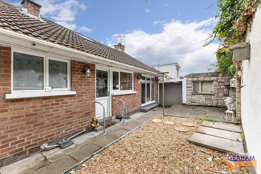 14 Moss Road