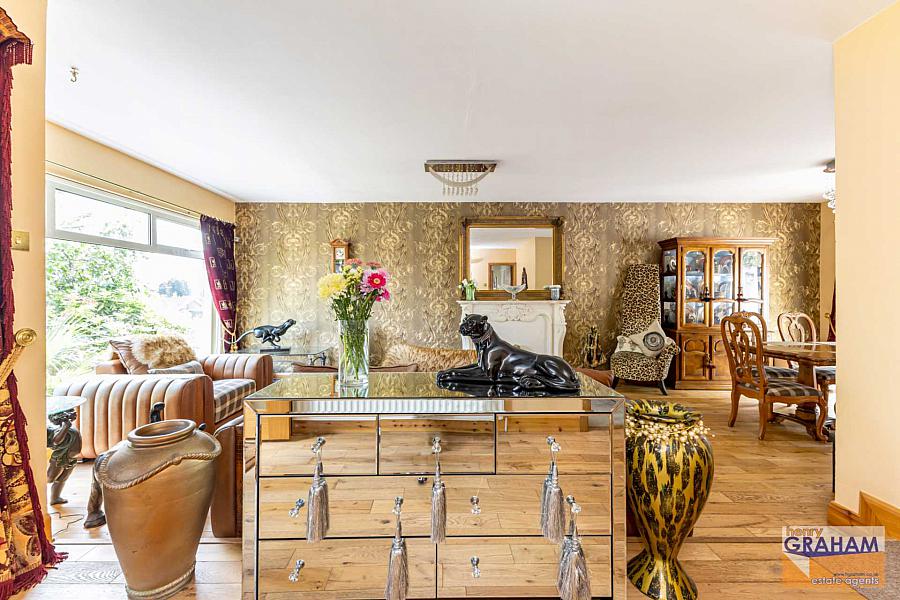 14 Moss Road