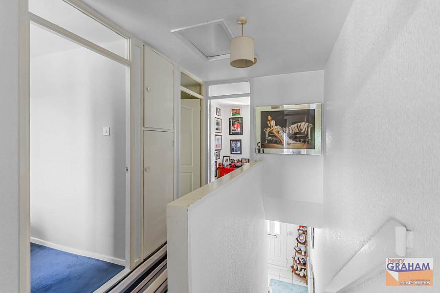7 Glenmore Walk