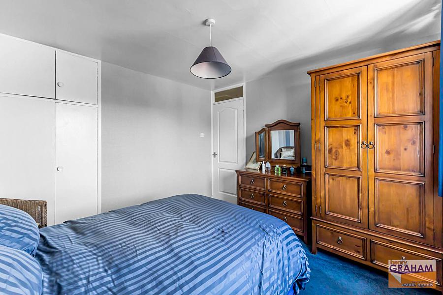 7 Glenmore Walk