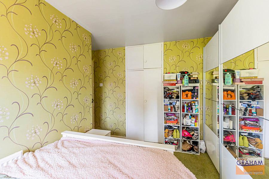 7 Glenmore Walk