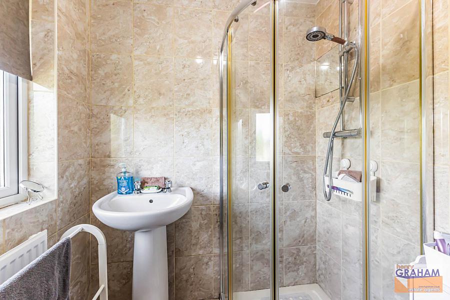 7 Glenmore Walk