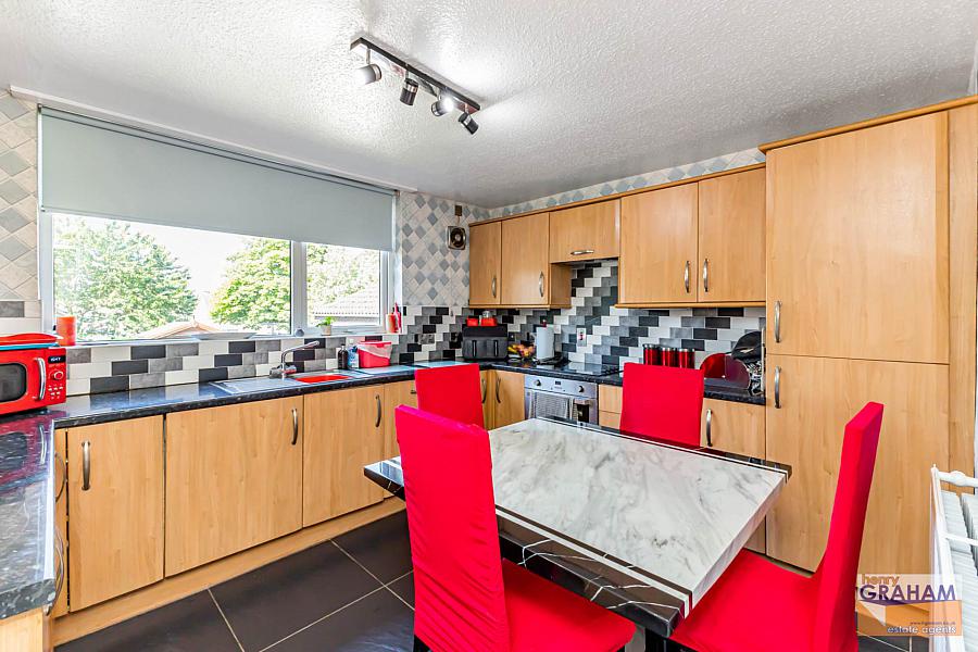 7 Glenmore Walk