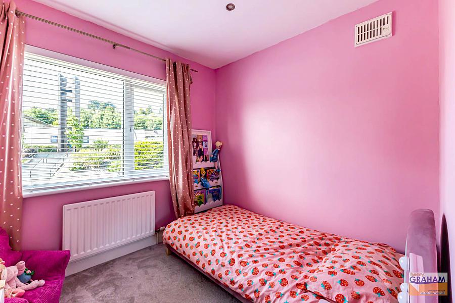 9 Moss Road