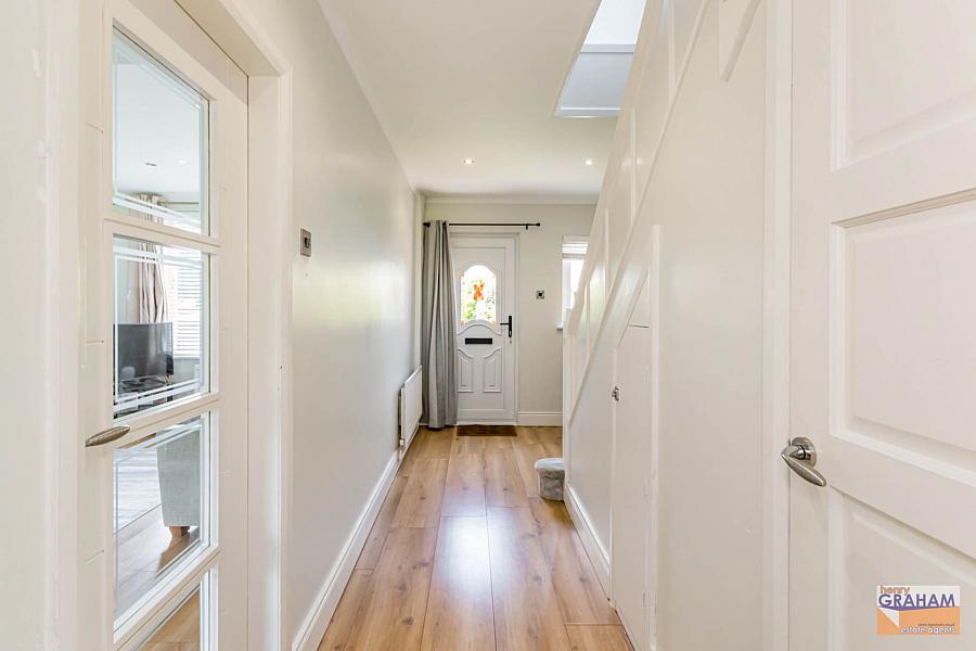 9 Moss Road