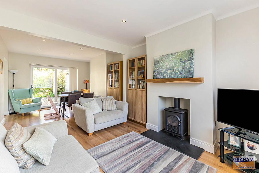 9 Moss Road
