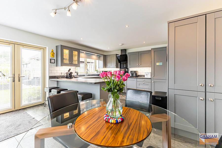 1 Hawthorn Hall