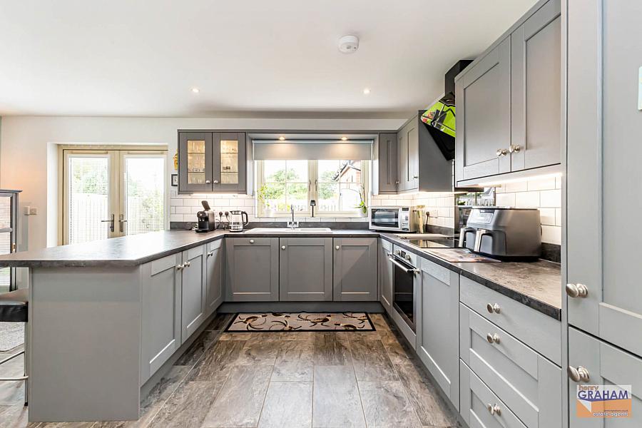 1 Hawthorn Hall