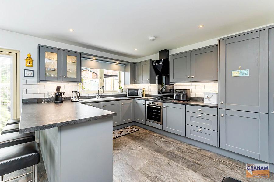 1 Hawthorn Hall