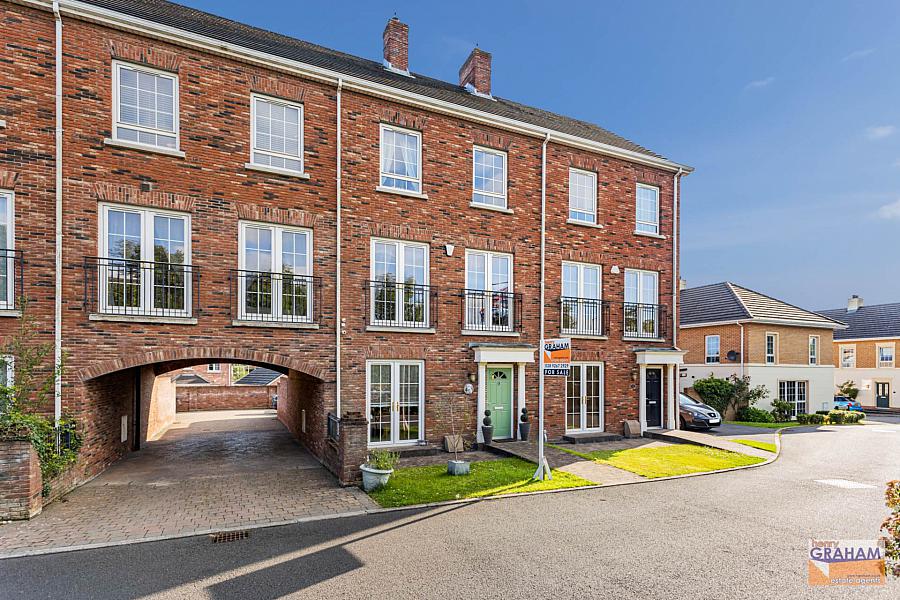 4 Holstein Crescent