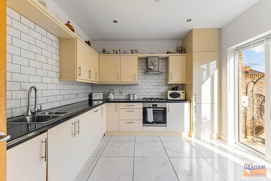 4 Holstein Crescent