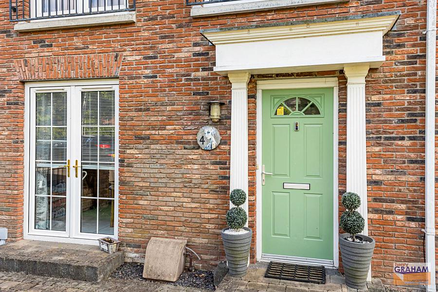 4 Holstein Crescent